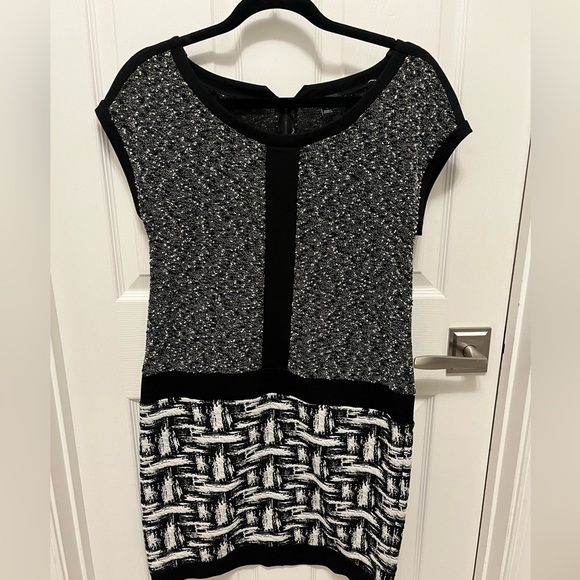 Ann Taylor Dresses & Skirts - ANN Taylor Black & Cream Printed Drop Waist Cap Sleeve Dress 8
